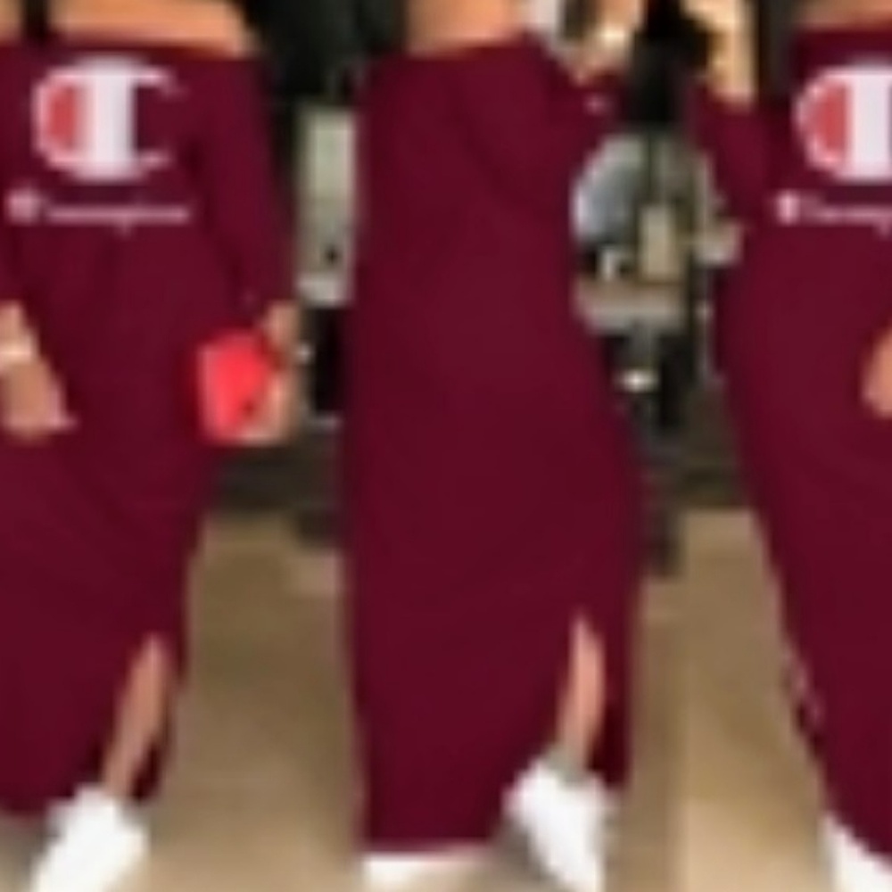 Champion dresses - Picture 2 of 3
